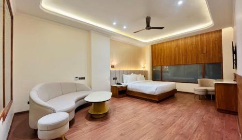 Superior King Room