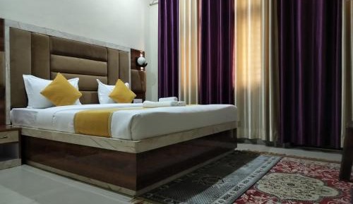 Deluxe Double Room with Balcony