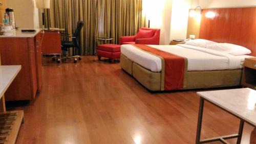 Deluxe Business Room