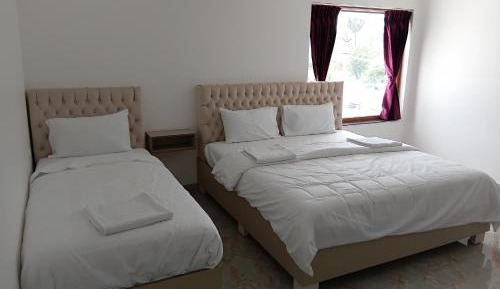 Deluxe King Suite