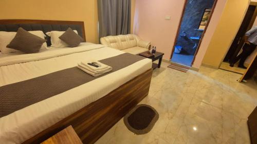 Deluxe Queen Room