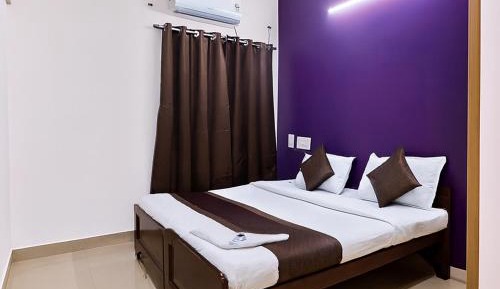 Deluxe Queen Room