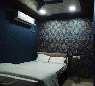Deluxe Double Room (2 Adults + 1 Child)