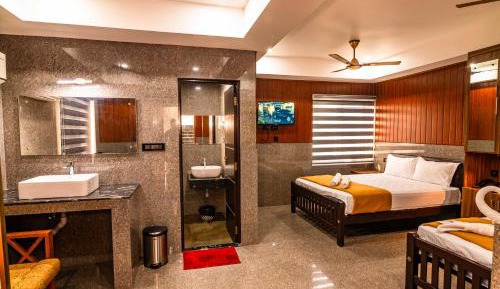 Deluxe Family Room
