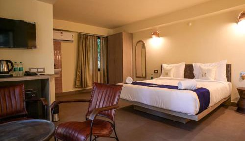Standard King Room