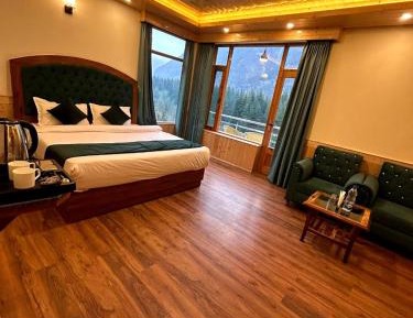 Suite with Mountain View
