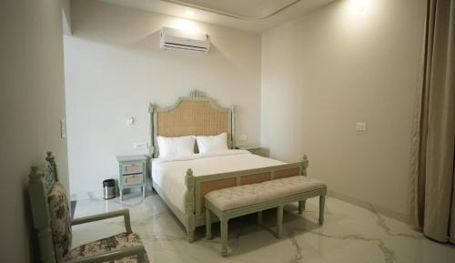 King Room with Mountain View