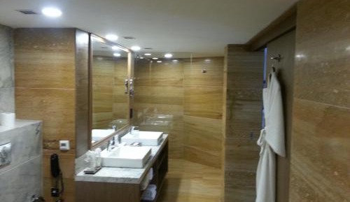 Attic Suite Valley View