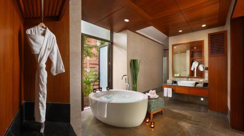 Luxury Suite