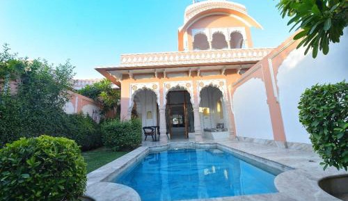 Heritage Villa Suite with Private Pool: Welcome drink on arrival, 2 pints of Kingfisher lager beer, One child up to 10 years complimentary without extra bed,20% discount on all resort services,Complimentary Mini Bar