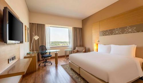 Superior Room with 1+1 IMFL at The Brew Bar, Complimentary Credit worth INR 500 redeemable on Food & Soft Beverages, with minimum spend of INR 2000/-
