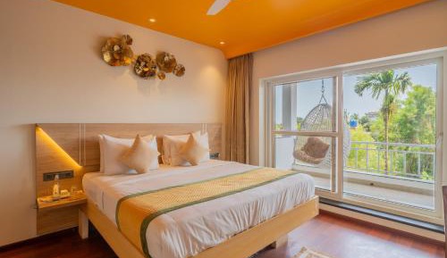 King Room with Pool View