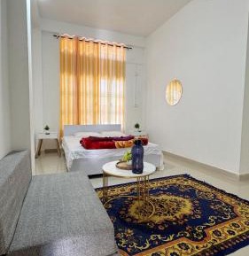 Apartment with Garden View