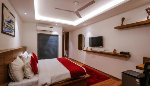 Deluxe King Room