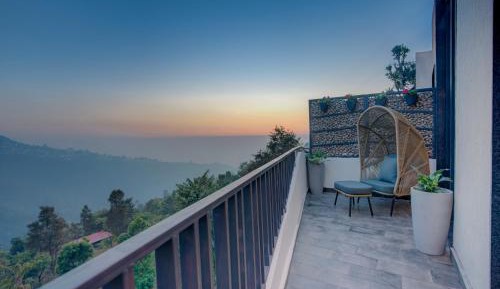 Suite with Mountain View
