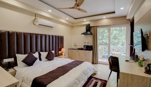 One-Bedroom Apartment with Balcony