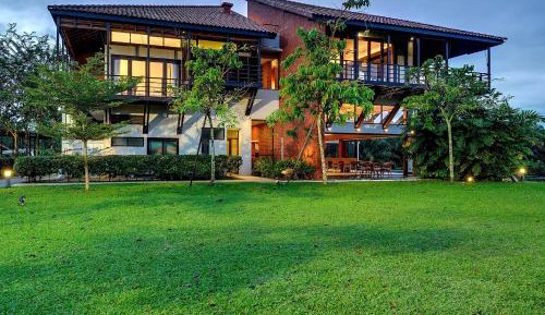 6 Bedroom Bungalow with Pool