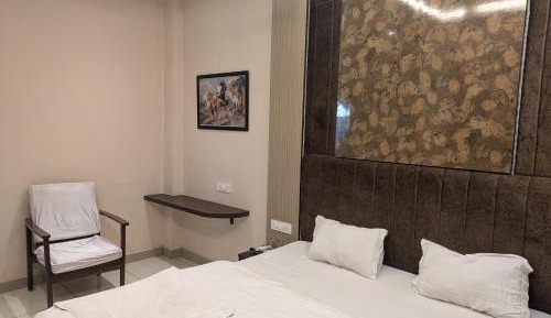 Large Double or Twin Room