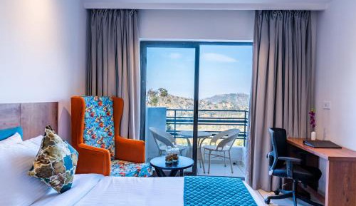 Executive Room with Private Balcony - Enjoy Complimentary Hi-Tea Timing 5-6Pm