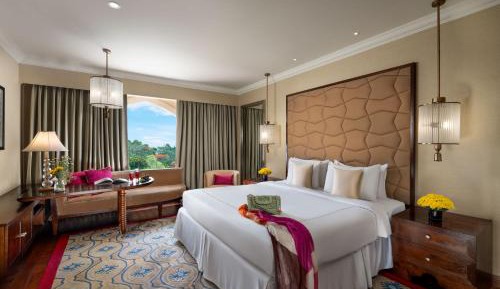 Luxury Room City View King Bed