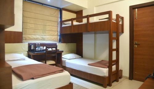 Deluxe Family Suite