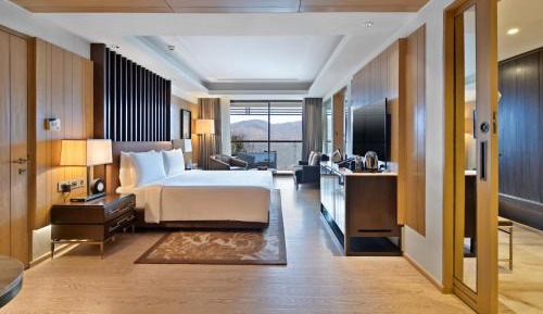 1 King Bed, Studio Suite - Enjoy INR 1,000 Signature Resort Credit per stay