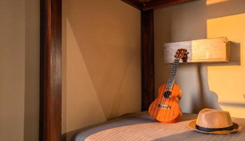 Bed in Superior 6-Bed Mixed Dormitory Room with Sea View