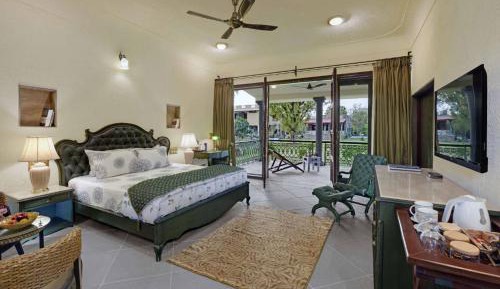 Villa with Garden View