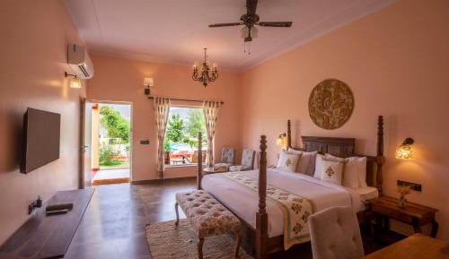 King Room with Pool View