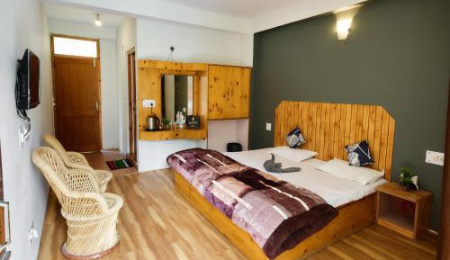 Double Room with Mountain View