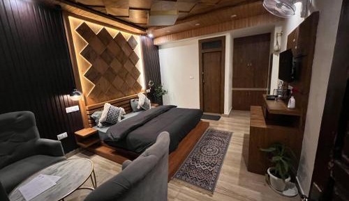 Deluxe King Room