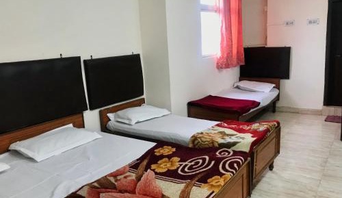 Quadruple Room with Private Bathroom