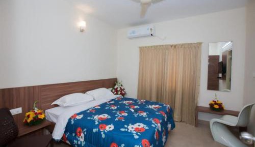 Deluxe Double Room (1 adult + 1 child)