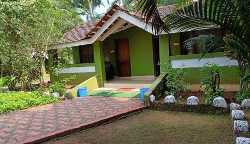 Deluxe Double Garden View Room 