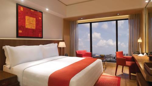 Deluxe Room (King Bed)