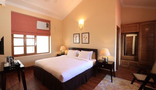 Deluxe Double Room with anytime breakfast, 24*7 butler Service & Flexible check in & check out (Subject to availability)