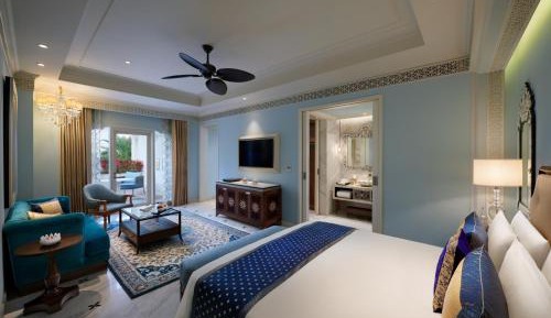 Grand Villa with Terrace (Family Room) 