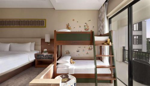 Garden Wing Deluxe Family Room