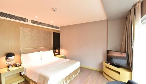 One Bedroom suite with additional living area- Non Smoking