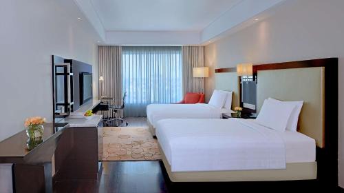 Standard Twin Room with 10% discount on food, beverages and laundry | 50% discount on spa until 5pm | 1+1 IMFL Happy Hours from 1pm to 5pm  (Henry's Pub Only)