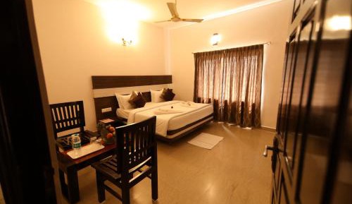 Deluxe Double Room (2 Adults + 1 Child)