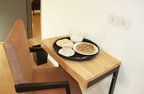 Begumpet Hotel | OYO 1410 Country Club Begumpet