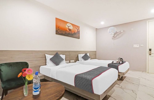 Miyapur Hotel | Townhouse 1010 The Fern Suites