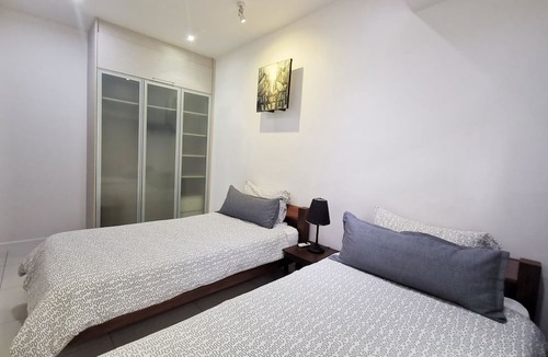 Padang Matsirat Apartment | Penthouse flr sea view quiet fibre long short stay