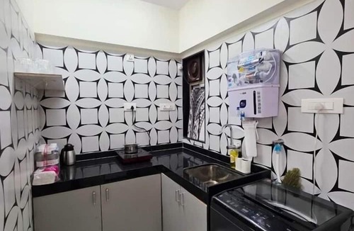 Kurla West Apartment | 1Bhk Service Apartment In BKC Crown - 1208 By Florastays