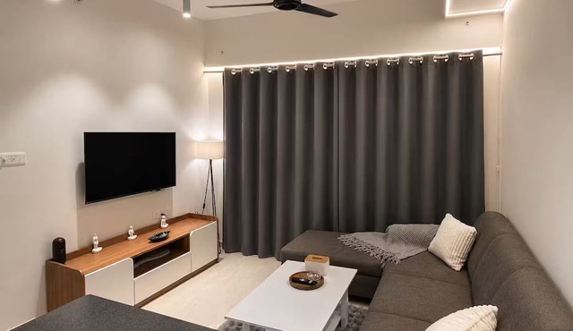 Greyflix Heaven°23/10 mins drive - Viviana, Korum